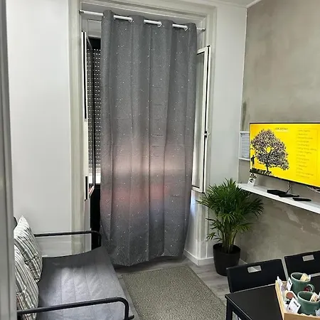 1 Bed-flat 150 Metros From דירה
