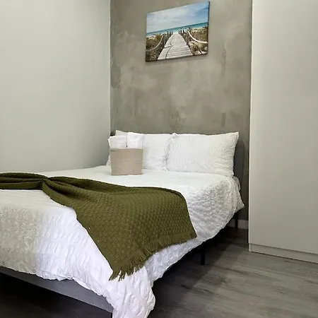 1 Bed-flat 150 Metros From * בוארקוס